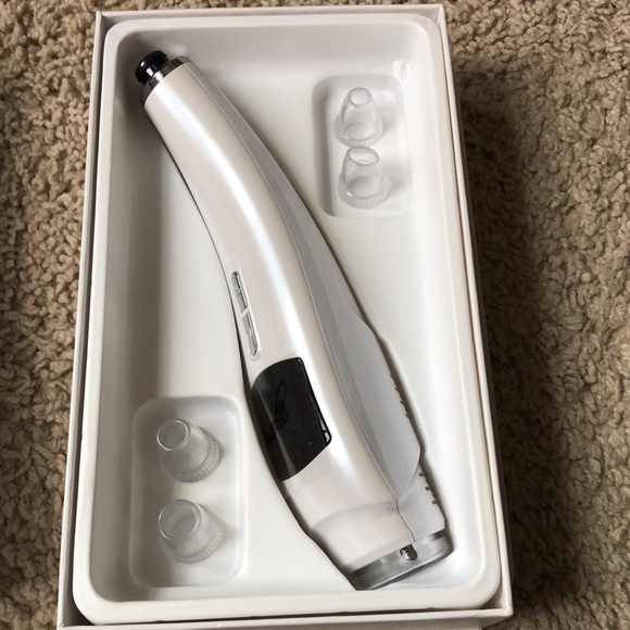Blackhead Remover Pore Vacuum - Picture 2 of 6